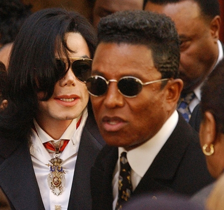 U.S Singer, Jermaine Jackson Puts His Massive Eggplant on Display (Photos)