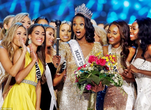 S*xy U.S. Army Commander Crowned Miss USA 2016 (Photos)