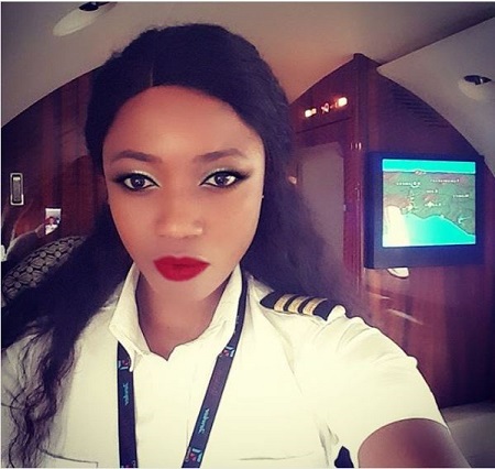 Meet The Young Nigerian Female Pilot Buzzing on Social Media (Photos)