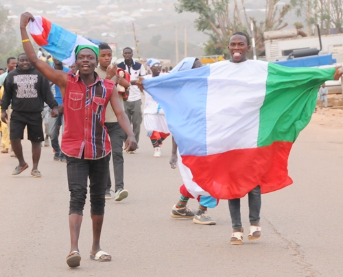 BREAKING News: Protesters Storm APC Secretariat In Abuja, Demand Odigie ...