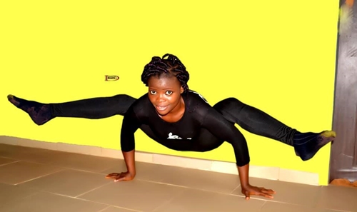 PHOTOS: 10 Craziest Flexible People Stretching in Public - Sports - Nigeria