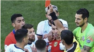 Lionel Messi, red card