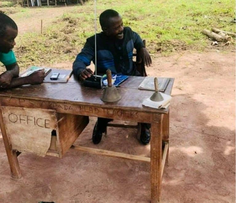 Primary school where students learn under thatch hut