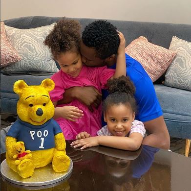 Mikel Obi and his girls