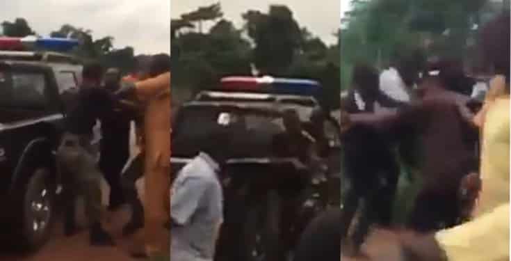 Police officers seen in Edo fighting over bribe