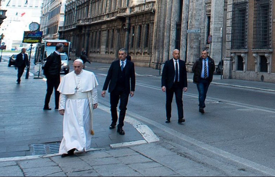 Pope Francis walks the streets of Rome praying against coronavirus