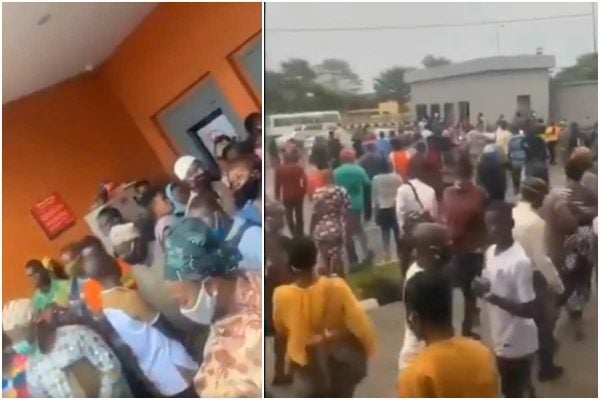 Nigerians crowd bank in Lagos