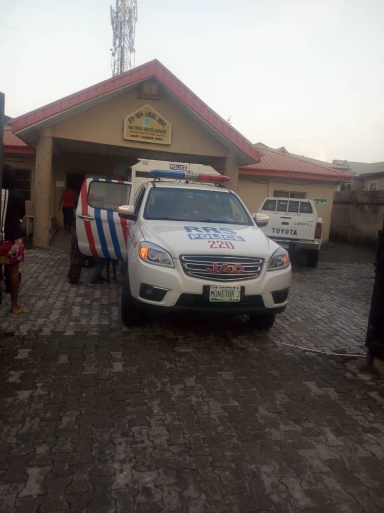 RRS officers rush woman who gave birth on the road to hospital