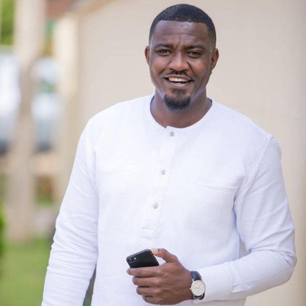 John Dumelo