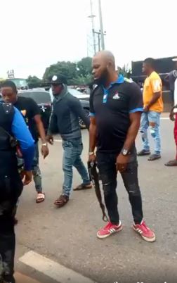 SARS operative loses phone