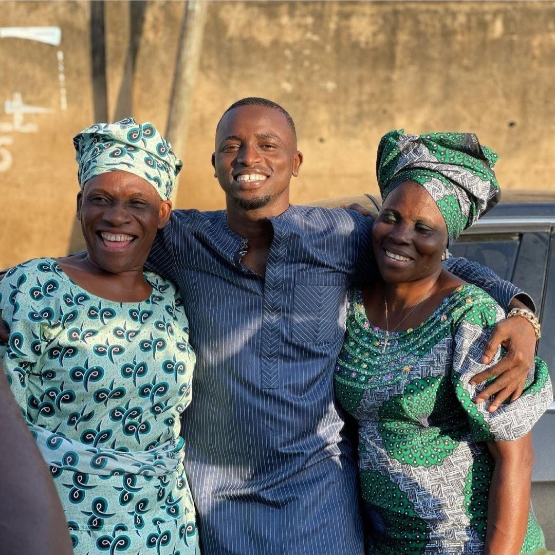 Aloma show off her two mothers