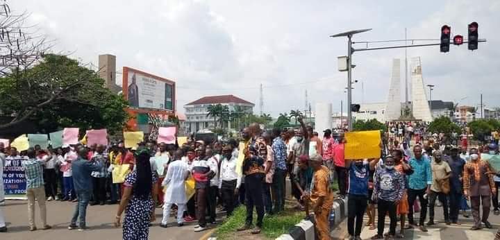 Protest rocks Owerri over unknown gunmen attacks