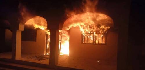 Boko Haram terrorists burn houses and cars in Yobe