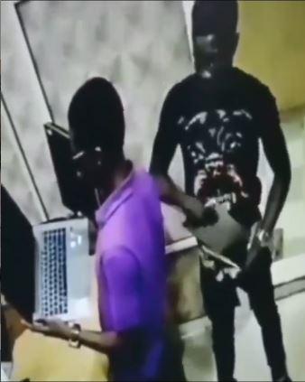 Man caught stealing laptop