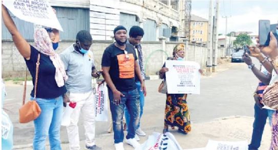 Fabiyi and others protesting for Baba Ijesha's release