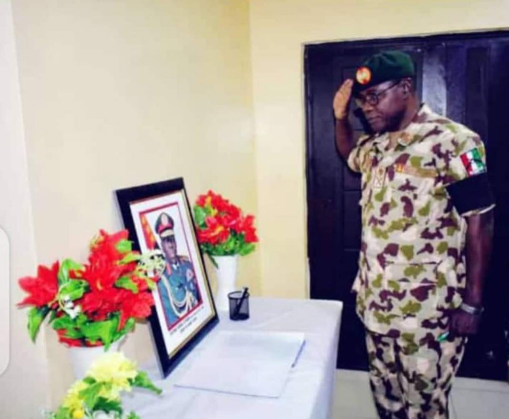 New COAS, Yahaya pays last respect