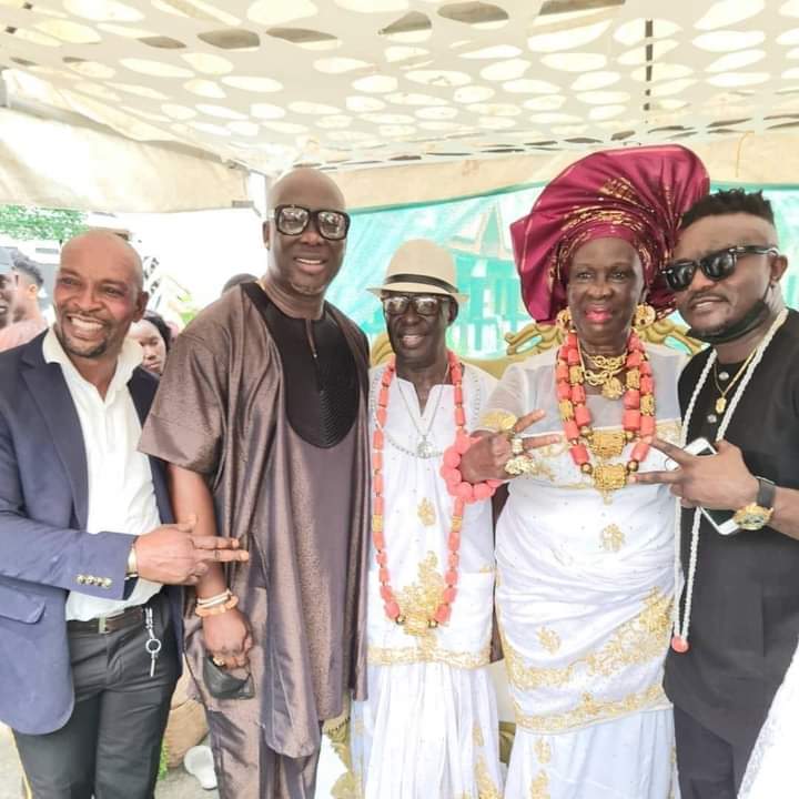 Gordons' mother marries at 72