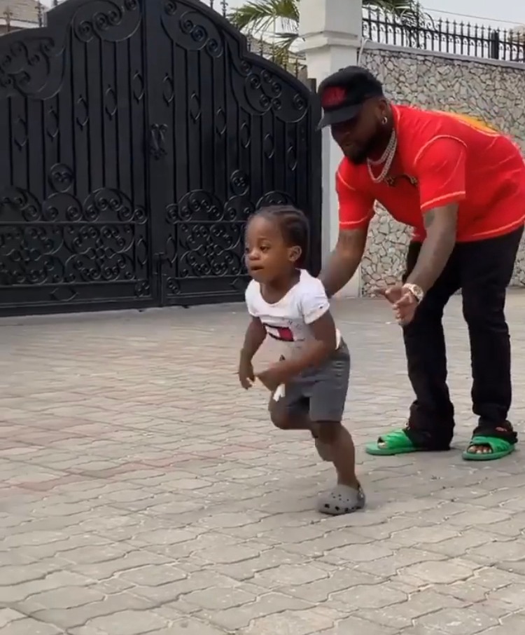 Davido teaching his son, Ifeanyi how to run so he can win an Olympic gold medal