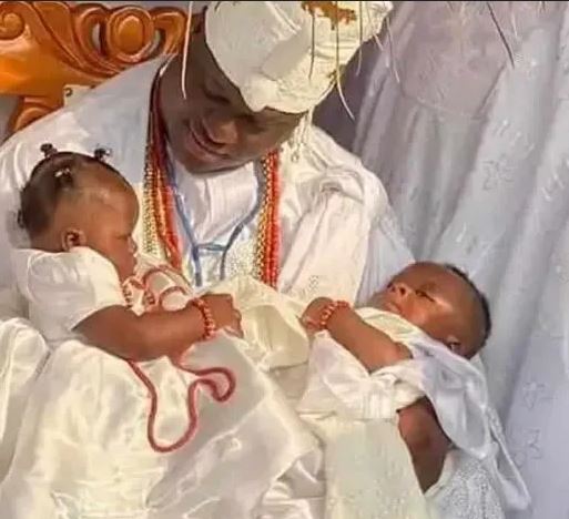 Ooni and twins