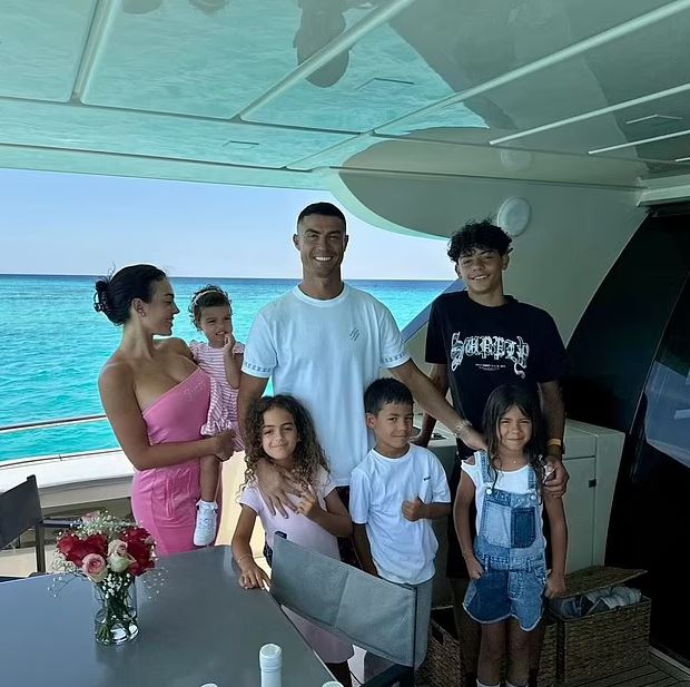 ronaldo y familia