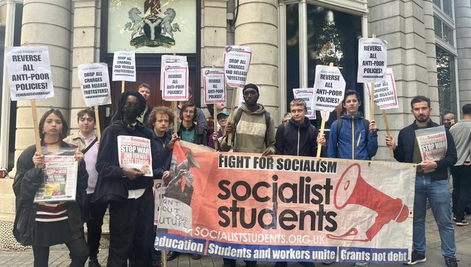 Nigerian, Foreign Students Call Tinubu ‘Thief’ During Protest In London ...