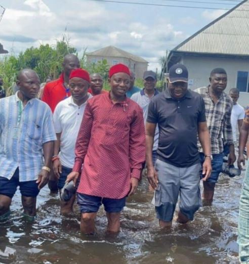 Goodluck Jonathan Visits Flood Victims In Bayelsa Calls For Urgent Action Photos