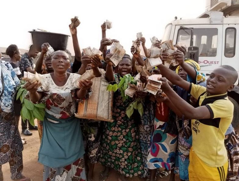 Fish Sellers Join Protest, Lament Rejection Of Old Naira Notes In Ibadan  (Photos)