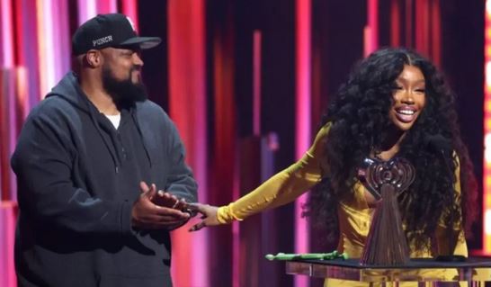 Nothing To Celebrate – SZA Parts Ways With Her Manager, Punch